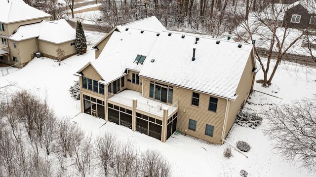 2011 Baihly Heights Drive SW, Rochester, MN 55902