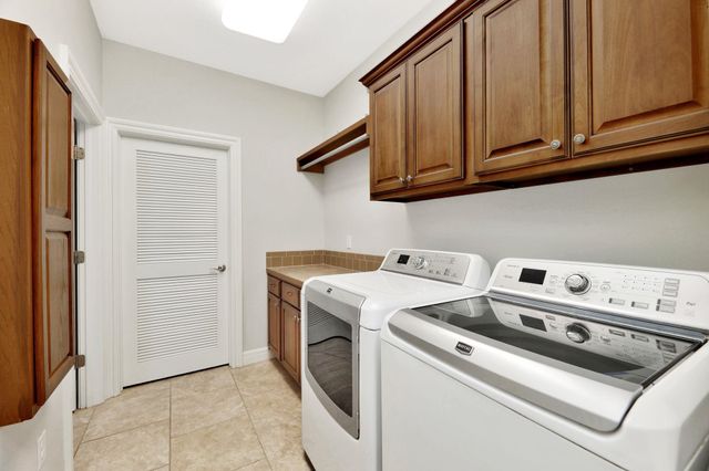 9733 W Village Pl, Maize, KS 67101