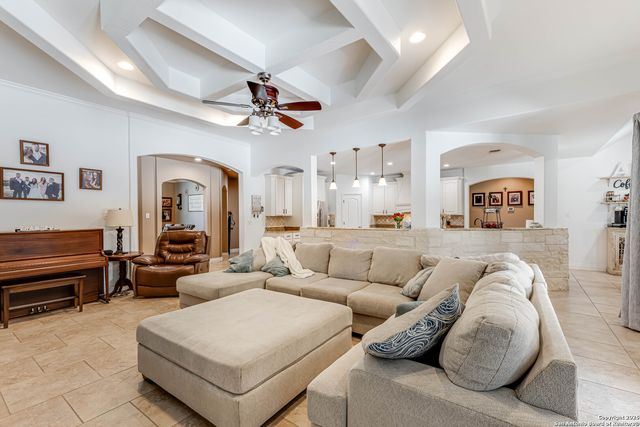 515 County Road 3822, San Antonio, TX 78253