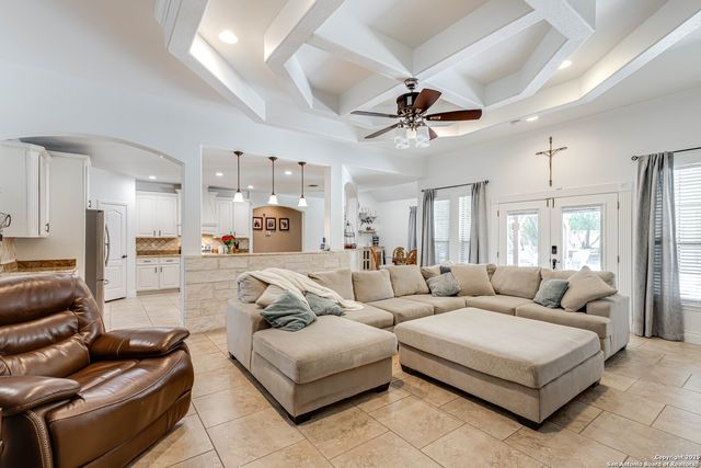 515 County Road 3822, San Antonio, TX 78253