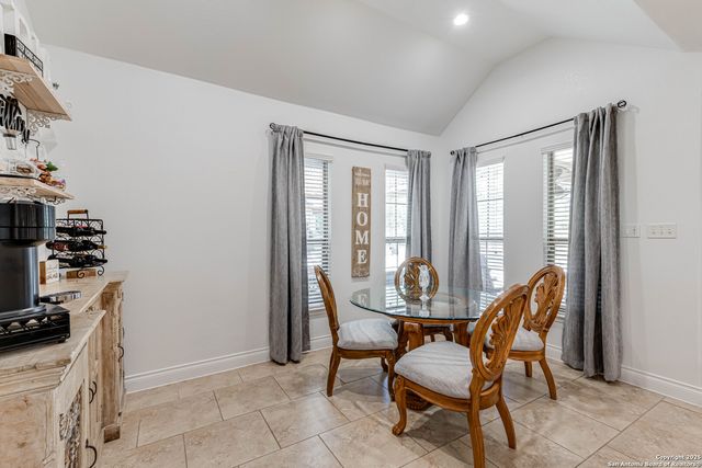 515 County Road 3822, San Antonio, TX 78253