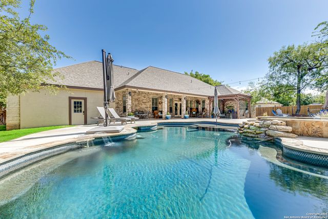 515 County Road 3822, San Antonio, TX 78253