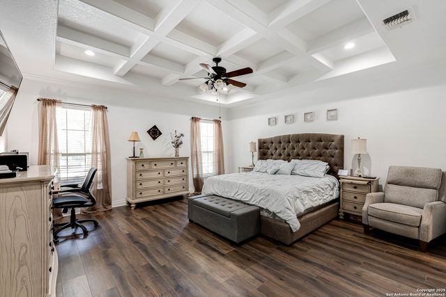 515 County Road 3822, San Antonio, TX 78253