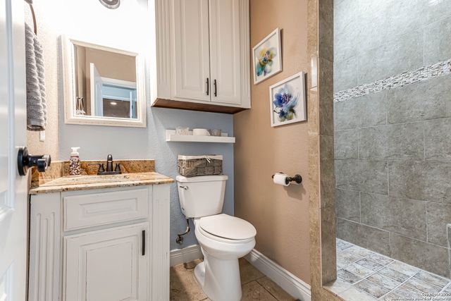 515 County Road 3822, San Antonio, TX 78253