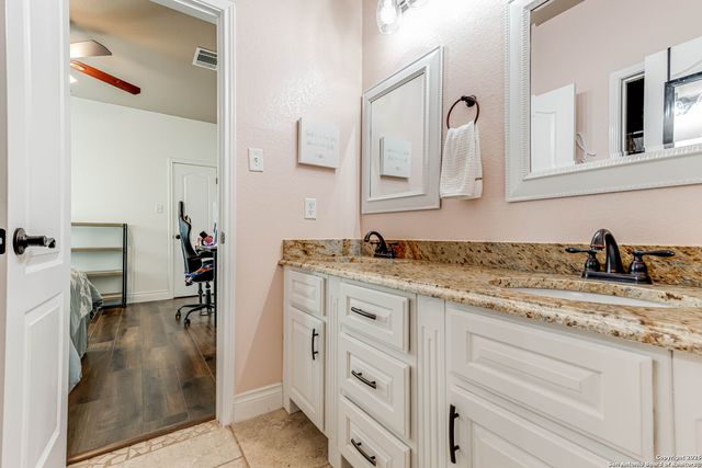 515 County Road 3822, San Antonio, TX 78253