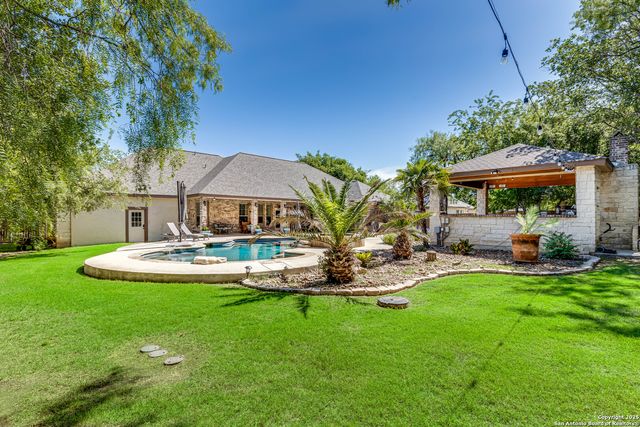 515 County Road 3822, San Antonio, TX 78253