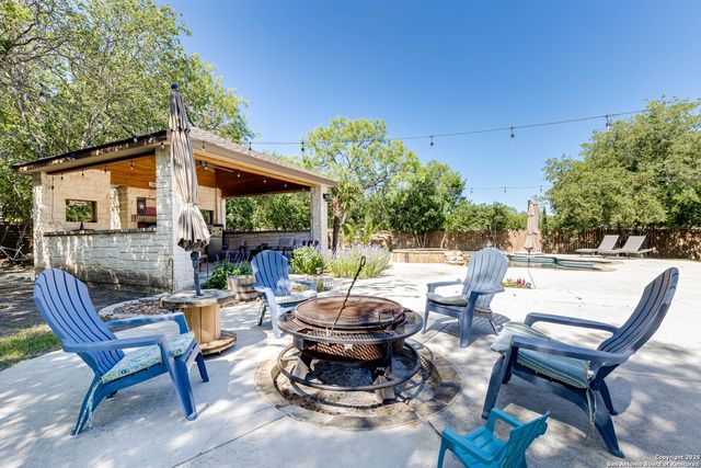 515 County Road 3822, San Antonio, TX 78253