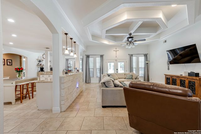 515 County Road 3822, San Antonio, TX 78253