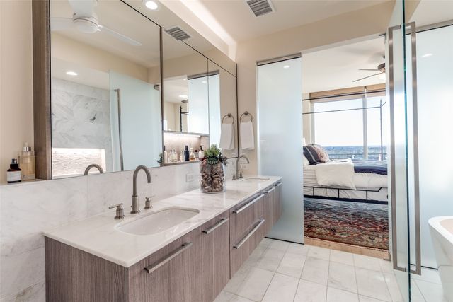 3130 N Harwood Street 1604, Dallas, TX 75201