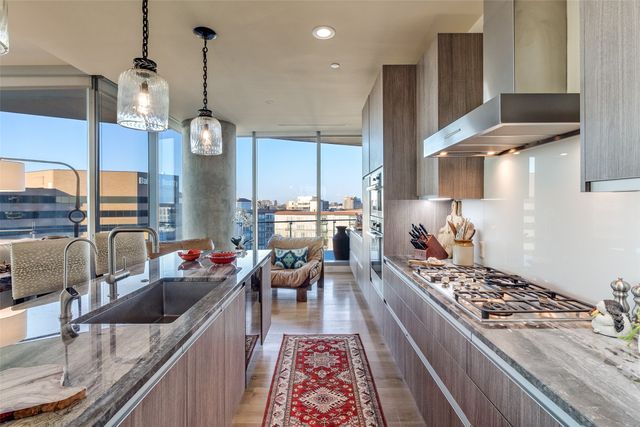 3130 N Harwood Street 1604, Dallas, TX 75201