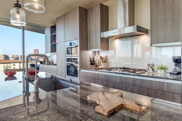 3130 N Harwood Street 1604, Dallas, TX 75201