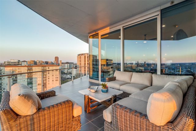 3130 N Harwood Street 1604, Dallas, TX 75201