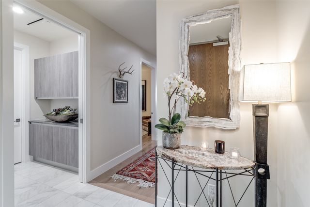 3130 N Harwood Street 1604, Dallas, TX 75201