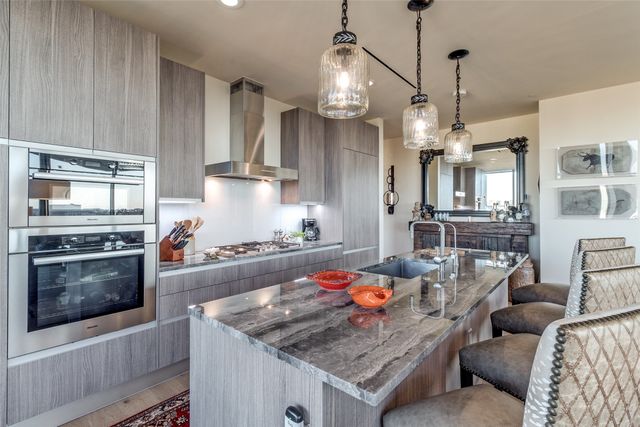 3130 N Harwood Street 1604, Dallas, TX 75201