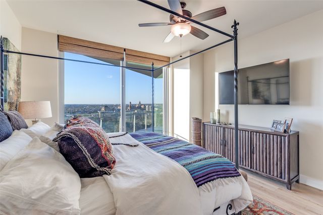 3130 N Harwood Street 1604, Dallas, TX 75201