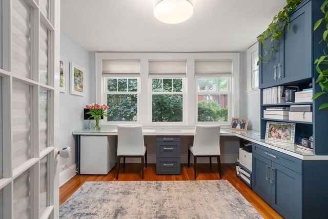 95 Langley Rd 1, Newton, MA 02459