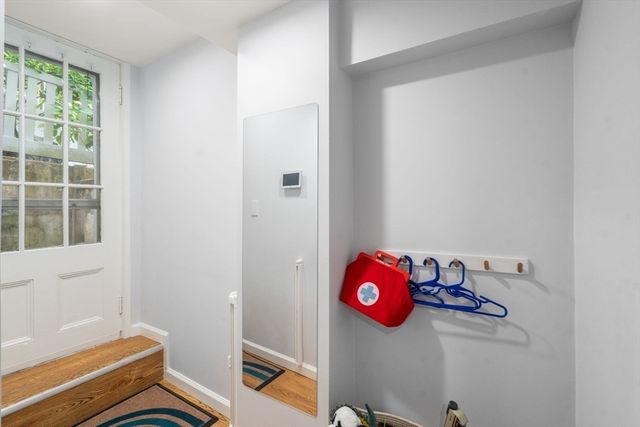 95 Langley Rd 1, Newton, MA 02459