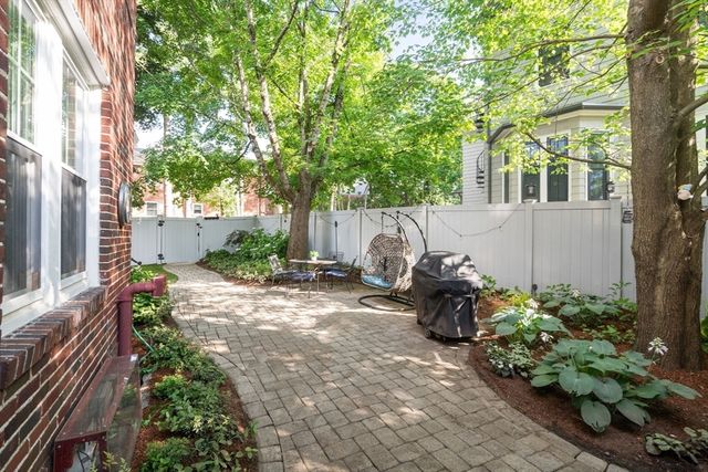 95 Langley Rd 1, Newton, MA 02459