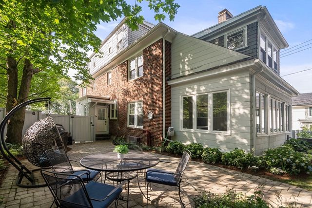 95 Langley Rd 1, Newton, MA 02459