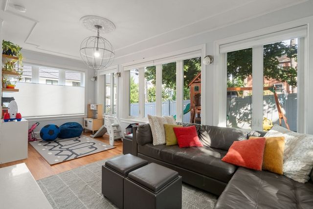 95 Langley Rd 1, Newton, MA 02459