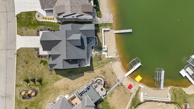40 Lane 283 Hamilton Lake, Hamilton, IN 46742