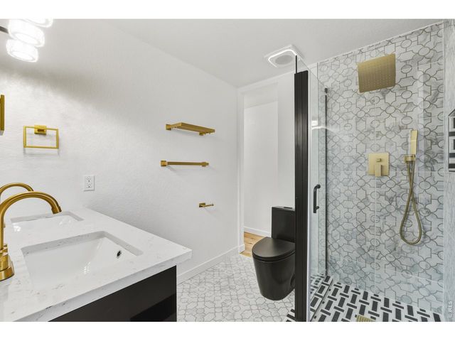1080 S Garrison St, Lakewood, CO 80226
