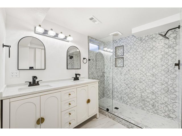 1080 S Garrison St, Lakewood, CO 80226