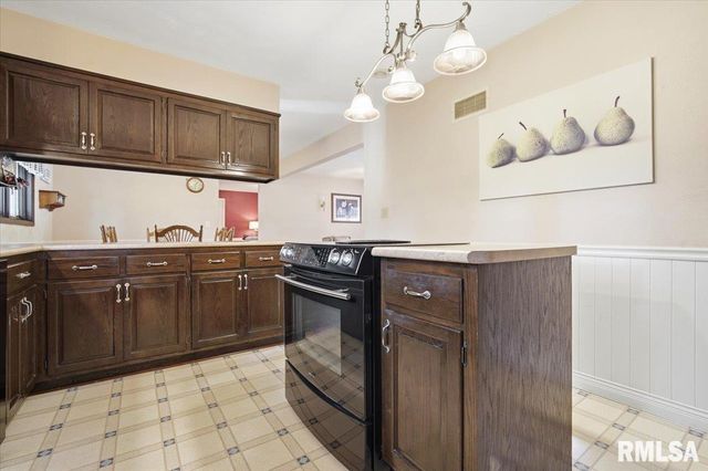 930 BIRCHWOOD Drive, Washington, IL 61571