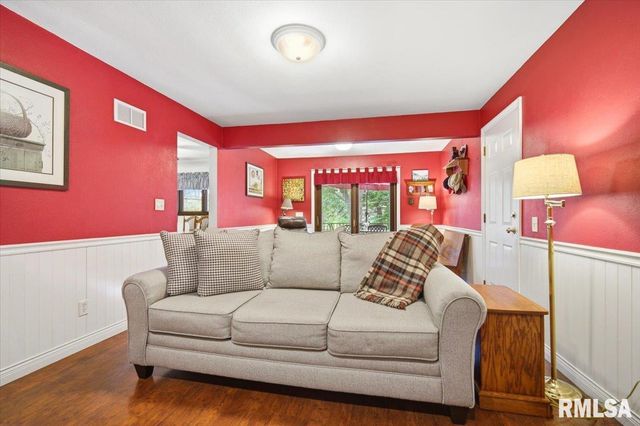 930 BIRCHWOOD Drive, Washington, IL 61571