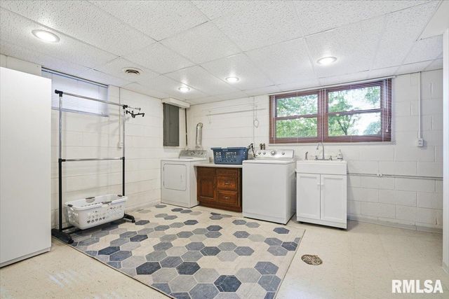 930 BIRCHWOOD Drive, Washington, IL 61571