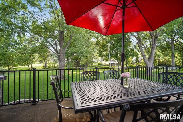 930 BIRCHWOOD Drive, Washington, IL 61571