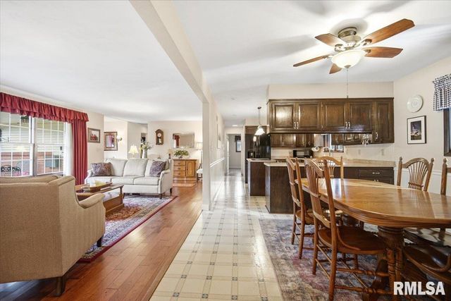 930 BIRCHWOOD Drive, Washington, IL 61571