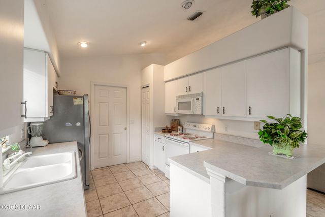 11 Cormorant Circle, Daytona Beach, FL 32119