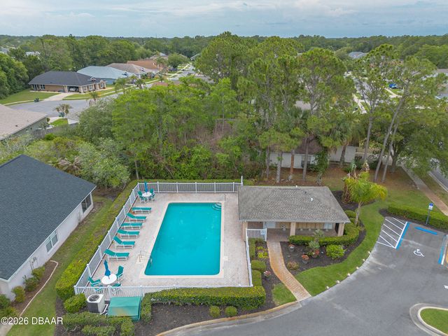 11 Cormorant Circle, Daytona Beach, FL 32119