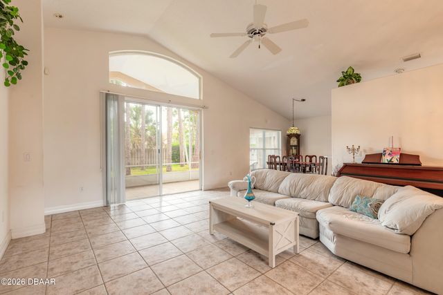 11 Cormorant Circle, Daytona Beach, FL 32119
