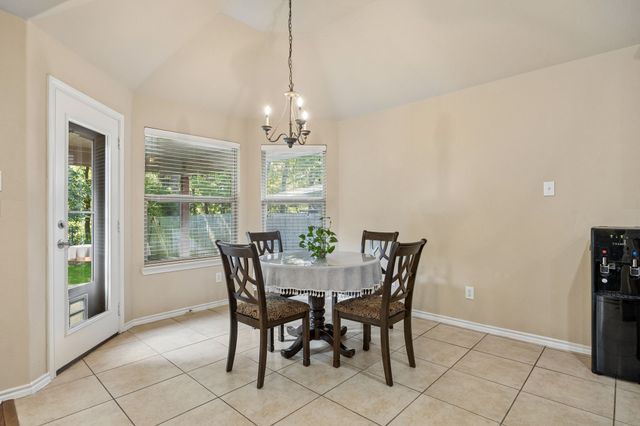 504 Valencia Drive, Arlington, TX 76002