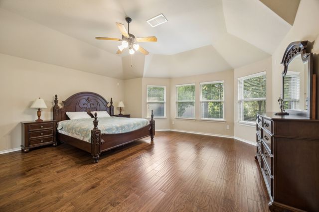 504 Valencia Drive, Arlington, TX 76002