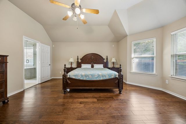 504 Valencia Drive, Arlington, TX 76002