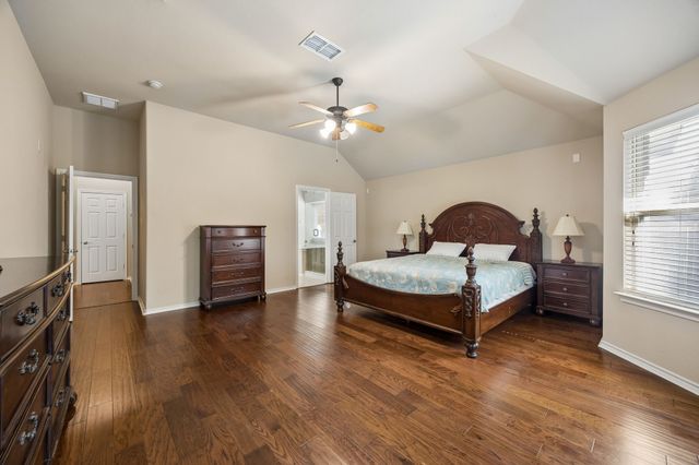504 Valencia Drive, Arlington, TX 76002