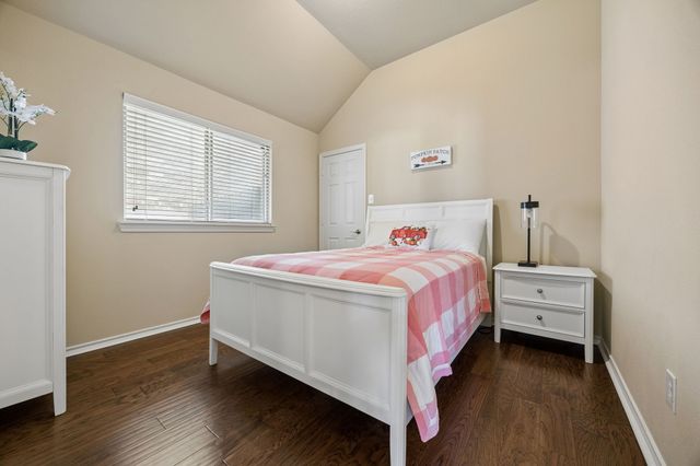 504 Valencia Drive, Arlington, TX 76002