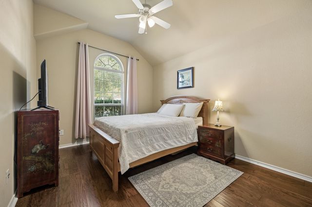 504 Valencia Drive, Arlington, TX 76002