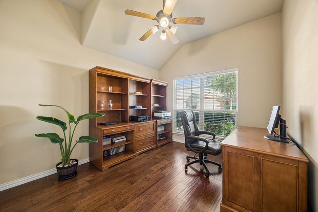 504 Valencia Drive, Arlington, TX 76002