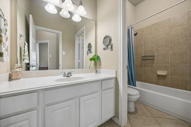 504 Valencia Drive, Arlington, TX 76002