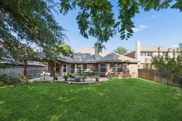 504 Valencia Drive, Arlington, TX 76002