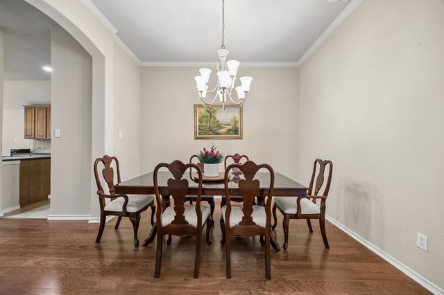 504 Valencia Drive, Arlington, TX 76002