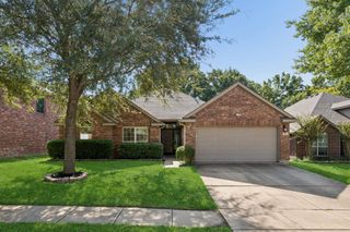 504 Valencia Drive, Arlington, TX 76002