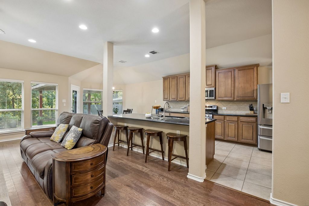 504 Valencia Drive, Arlington, TX 76002 — photo 5
