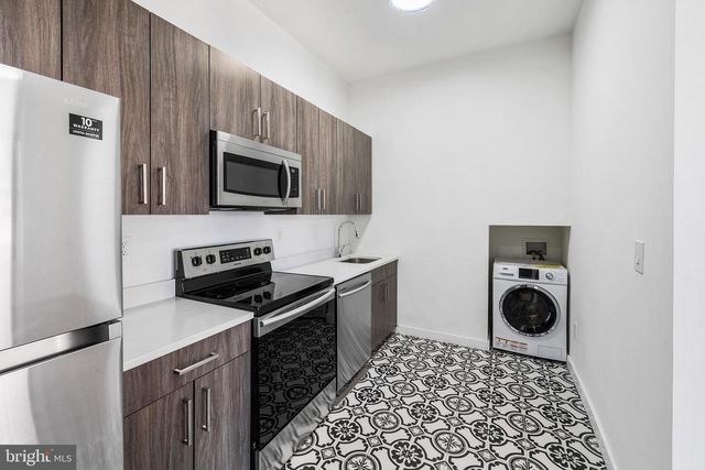 1933-5 SPRUCE ST, Philadelphia, PA 19103