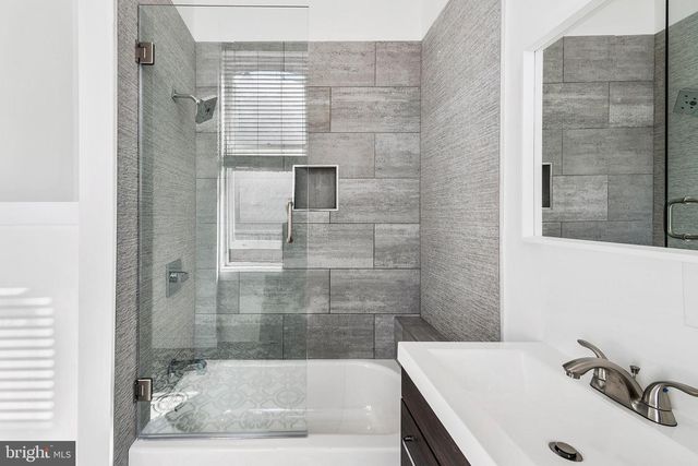1933-5 SPRUCE ST, Philadelphia, PA 19103