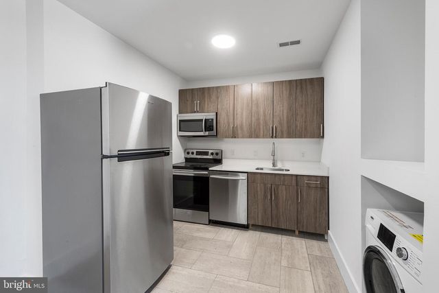 1933-5 SPRUCE ST, Philadelphia, PA 19103